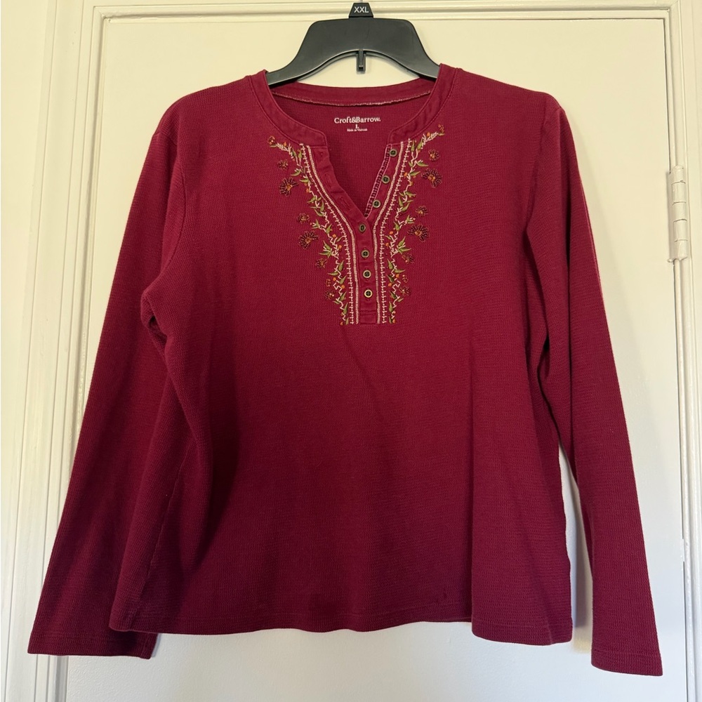 Croft & Barrow Burgundy Embroidered
Women's Long Sleeve Shirt